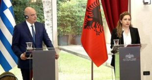 Greku antishqiptar, Dendias kërcënon ministren Olta Xhaçka duke ia ndaluar ta përmend çështjen çame, përndryshe...