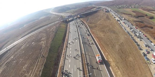 Instalohet trari i fundit në Rrugën 6, duke vendosur lidhje të plotë të Rruges 6, Autostrada Arbër Xhaferri