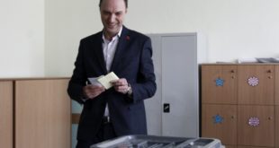 Kryetari i Vetëvendosjes, Visar Ymeri, ka kryer votimin për zgjedhjet e 11 qershorit