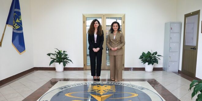 Ambasadorja amerikane, Yuri Kim, ka biseduar me Drejtoreshën e Shërbimit Informativ Shtetëror, Vlora Hyseni, në detyrën e re të saj