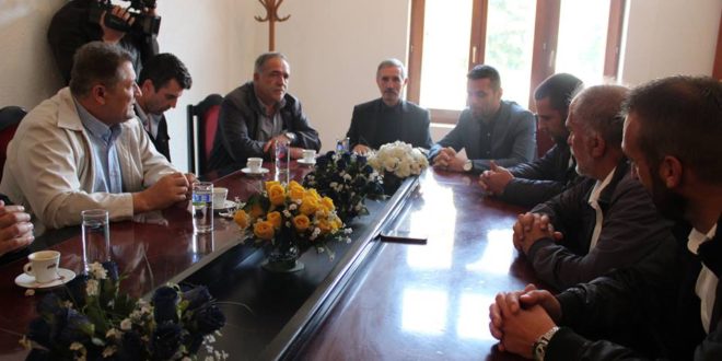 Kandidati për kryetar të Prizrenit nga Nisma Zafir Berisha vizitoi shoqatat e dala nga lufta e UÇK-së