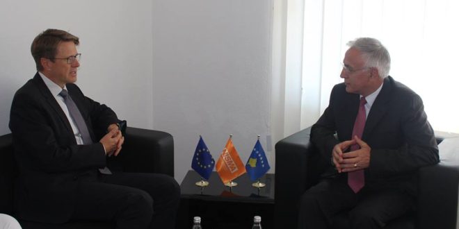 Kryetari i KK të Nismës, Jakup Krasniqi priti përfaqësuesin special të BE-së në Kosovë, Samuel Zhbogar
