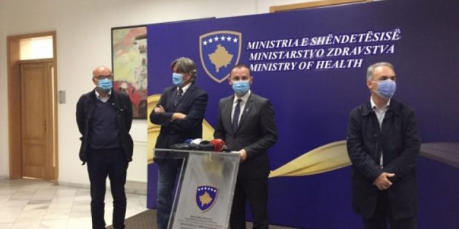 Fondacioni Kosovar për Shoqëri të Hapur i dhuron 100 mijë teste molekulare dhe pajisje tjera për Ministrinë e Shëndetësisë