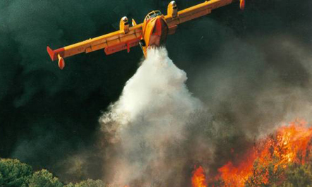 Shefi i ushtrisë greke urdhëron braktisjen e operacioneve për fikjen e zjarreve në Shqipëri dhe tërheqjen e menjëhershme të avionëve grek nga territori shqiptar